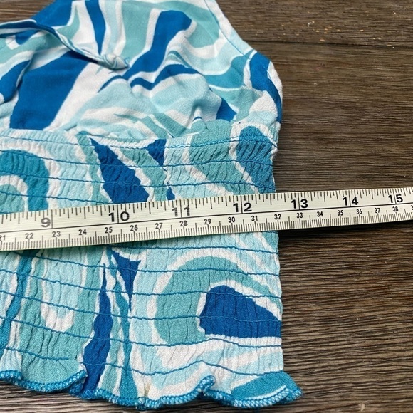 Garage Women's Blue Halter Keyhole Top Large
NWT - Picture 5 of 7